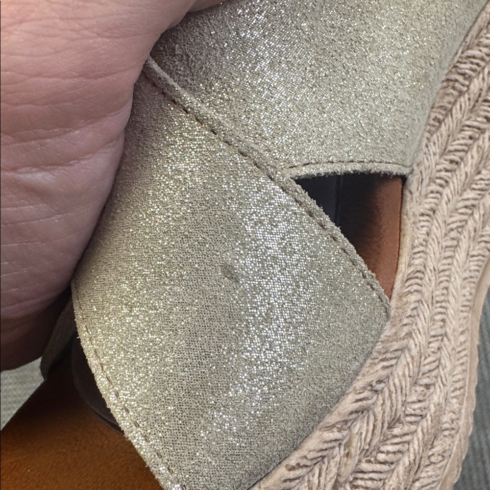 Cordani Bella Leather Wedge in Soft Gold, size 36 - Picture 7 of 9